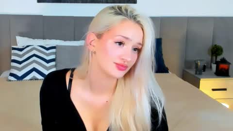 sugarwhisper online show from October 8, 7:20 pm