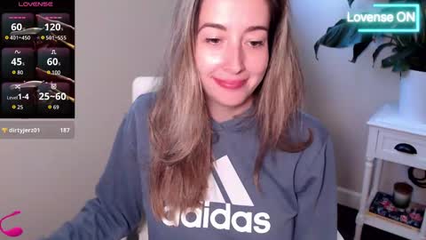 Mia online show from September 22, 2:32 pm