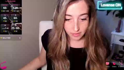 Mia online show from September 25, 3:30 pm