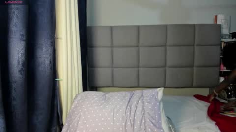 suhaila_suu online show from February 13, 3:32 am