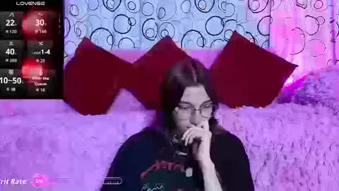    online show from March 10, 11:18 pm