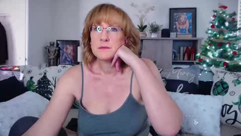 SummerKnightzzz online show from December 15, 1:29 pm