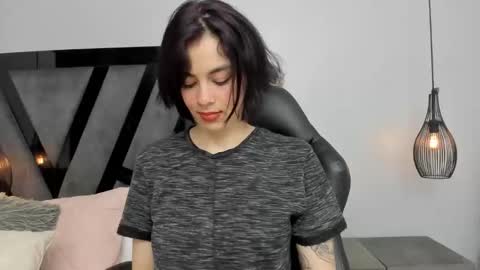 Snapshot of summerprints chatting on March 6, 3:56 pm Summer online show from March 6, 3:56 pm