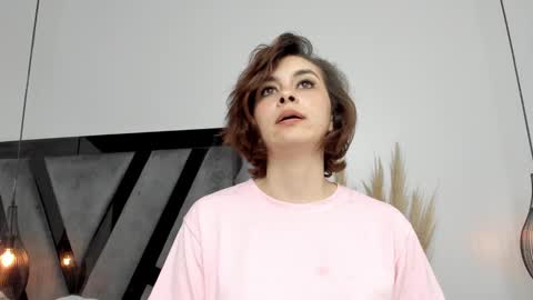 Snapshot of summerprints chatting on February 19, 9:14 pm Summer online show from February 19, 9:14 pm