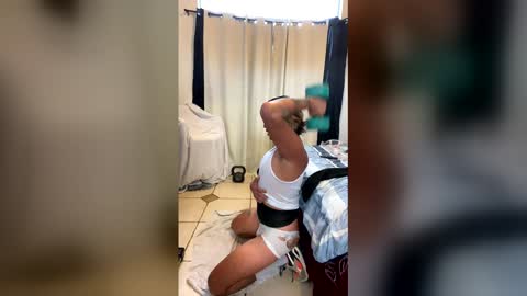 SunCityScorpio online show from April 15, 12:58 am