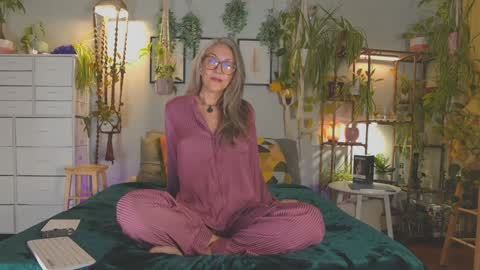 Hi Im Sunnie - Next show Friday August 1 online show from January 6, 4:49 am