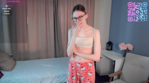 Kiki online show from April 5, 1:02 am