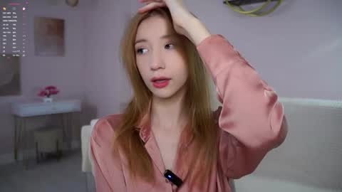 Lily online show from September 25, 1:40 pm