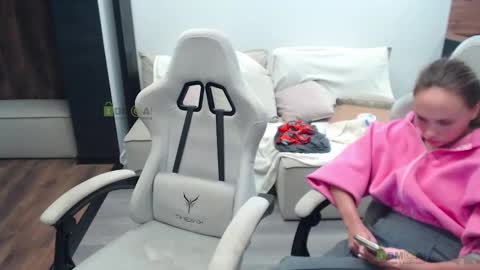 Alice and Sergey online show from October 2, 5:34 pm