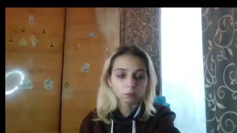 sunny__sue online show from December 5, 7:43 am
