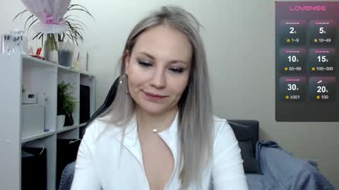 Snapshot of sunny_bunny6 chatting on March 11, 4:41 am Naomi online show from March 11, 4:41 am