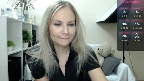 Naomi online show from October 15, 2:48 am