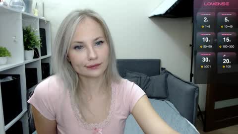 Snapshot of sunny_bunny6 chatting on September 20, 12:52 pm Naomi online show from September 20, 12:52 pm
