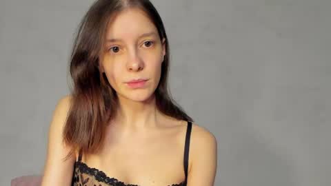 Una online show from June 24, 10:50 pm