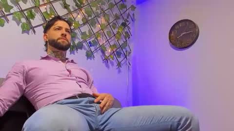 supreme_alpha_ online show from January 10, 4:29 am