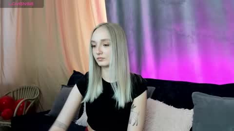 Snapshot of susan__clark chatting on February 25, 4:14 am Annie online show from February 25, 4:14 am