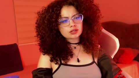 Snapshot of susan_bluee chatting on December 3, 8:55 am Susan online show from December 3, 8:55 am