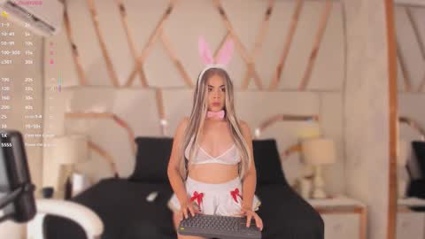 susan_vega_ online show from November 1, 12:26 pm