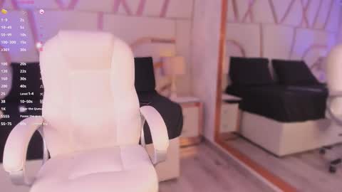 susan_vega_ online show from November 4, 12:17 pm