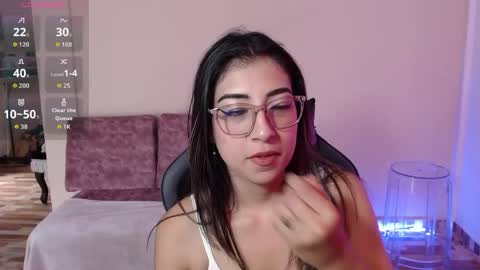 Susana hendrix    online show from April 1, 6:16 pm