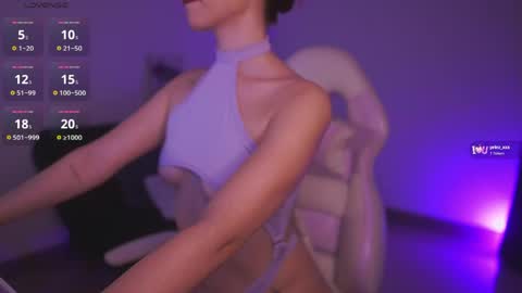  Sus Moore  online show from April 1, 11:56 pm