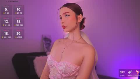  Sus Moore  online show from March 3, 6:59 pm