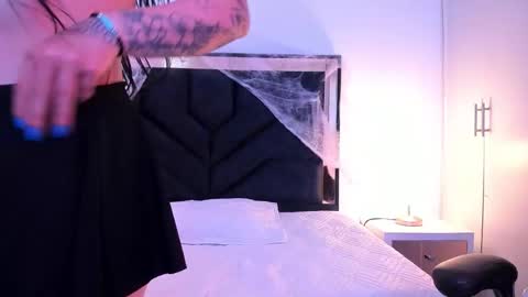 susanvilla online show from October 20, 7:41 pm