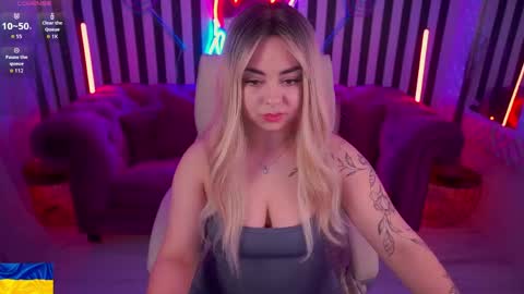 Susie online show from April 22, 8:27 pm