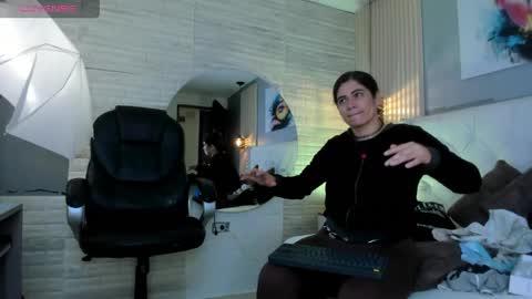   online show from April 17, 11:45 am