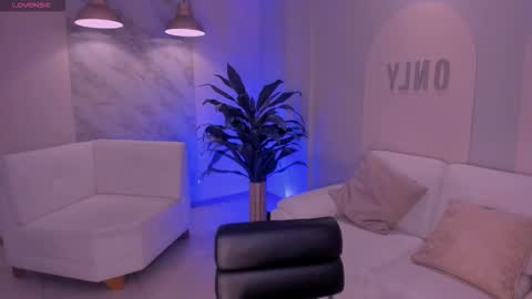 Sussy Bell online show from February 12, 5:33 am