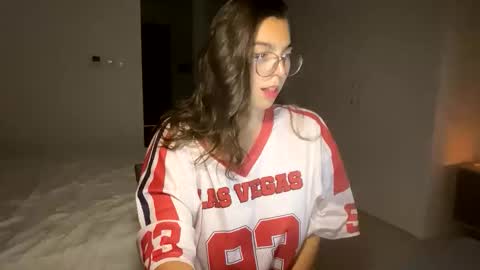 susyli online show from October 12, 3:37 pm