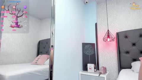 S U Z E T  online show from October 15, 7:58 pm