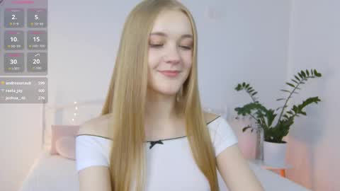 Suzi online show from October 8, 1:39 pm