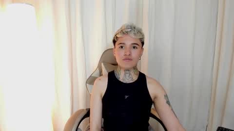 suzu_wolf online show from October 7, 5:58 am