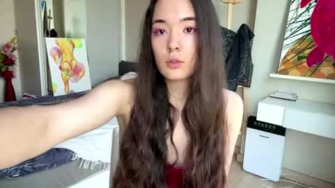 sweeetiiefox online show from March 19, 3:23 am