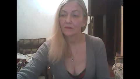 sweet4blonde67 online show from December 13, 8:14 pm