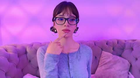 Snapshot of sweet_1angel chatting on September 21, 12:31 pm Sweet 1Angel online show from September 21, 12:31 pm