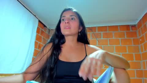Snapshot of sweet_and_hot_alaia chatting on September 15, 4:36 am sweet and hot alaia online show from September 15, 4:36 am