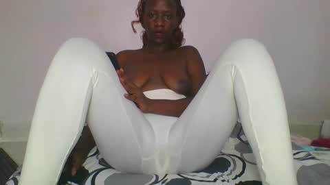 bella online show from April 25, 8:38 am