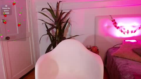 sweet blueberry  online show from March 4, 1:59 pm