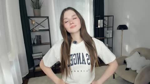 sweet_disaster_ online show from September 28, 8:12 am