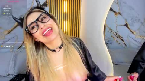 sweet_flame_ online show from October 11, 9:18 pm