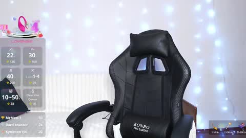 sweet_girl8484 online show from April 7, 4:31 pm