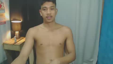 sweet_guyxx online show from January 13, 2:11 pm