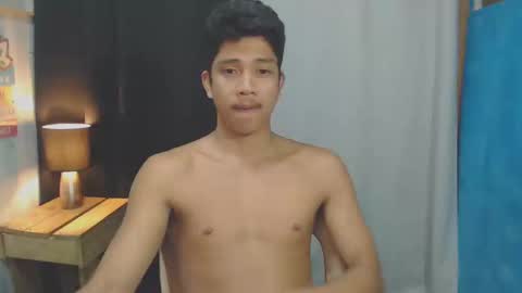 sweet_guyxx online show from January 5, 1:36 pm