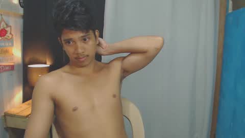 sweet_guyxx online show from January 9, 3:23 pm