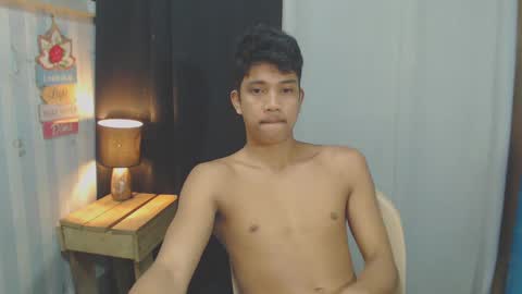 sweet_guyxx online show from February 10, 5:52 pm