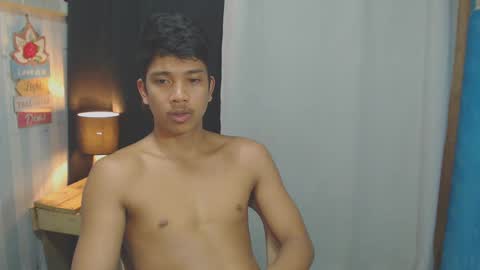 sweet_guyxx online show from January 8, 8:06 am