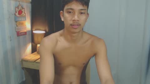 sweet_guyxx online show from February 3, 4:31 pm