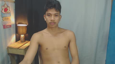 sweet_guyxx online show from January 27, 12:16 pm